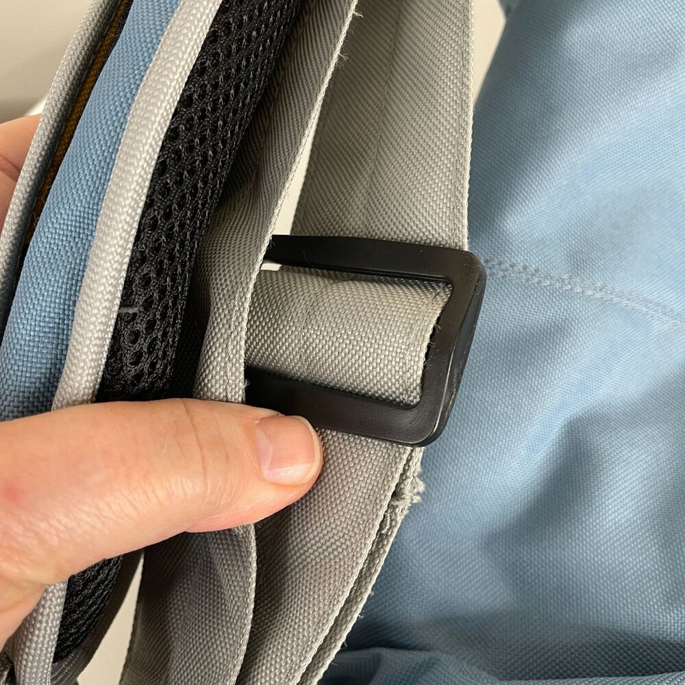 Outdoor Products Unisex Messenger Bag NWT Padded Back To School College Courier - Picture 9 of 16
